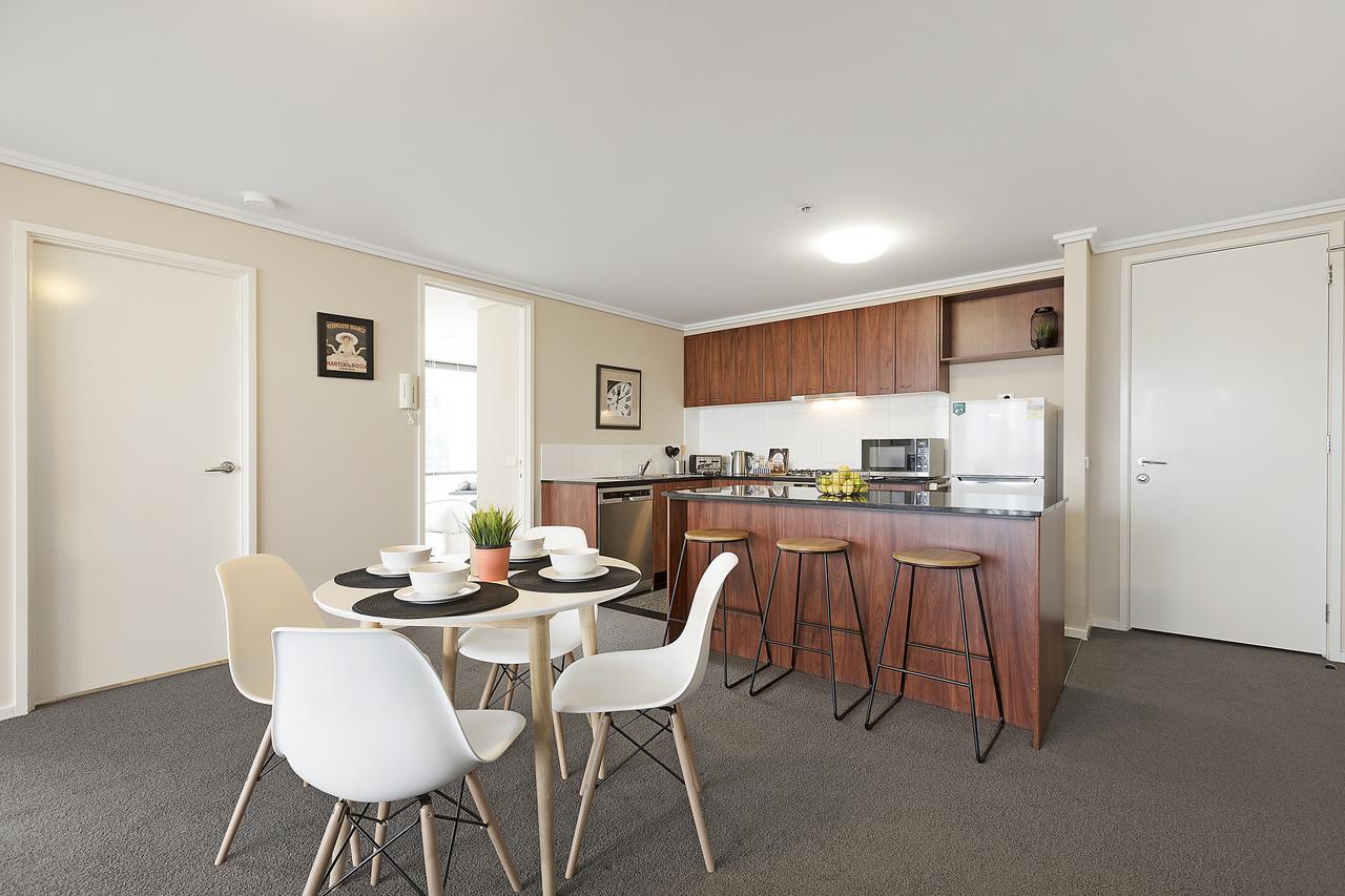 Complete Host Southpoint Apartments Melbourne Exterior photo